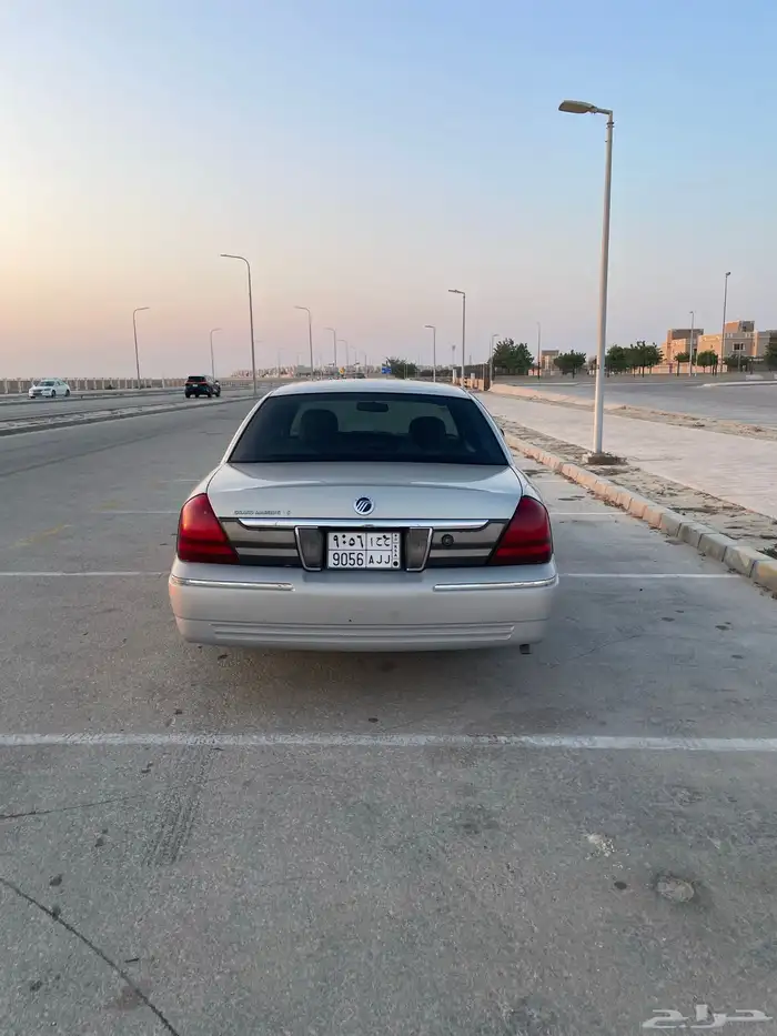 فورد جراند ماركيز 2010 نظيف 1