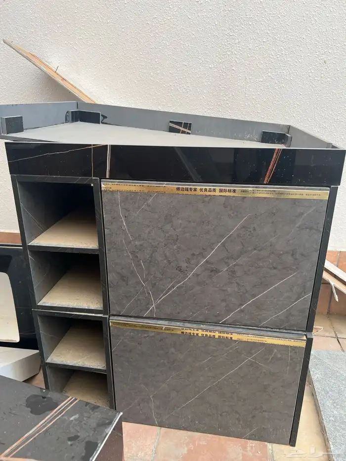 مغاسل مع خلاط جديدة لم تستخدم 0