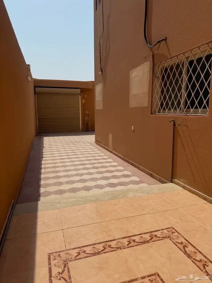 للإيجار دور علوي ودور أرضي مستقل بالرس 11