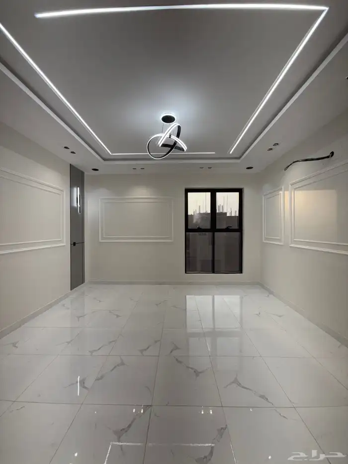 للبيع شقق علويه بمصعد وسطح خاص علي طريق ابها الخميس 5