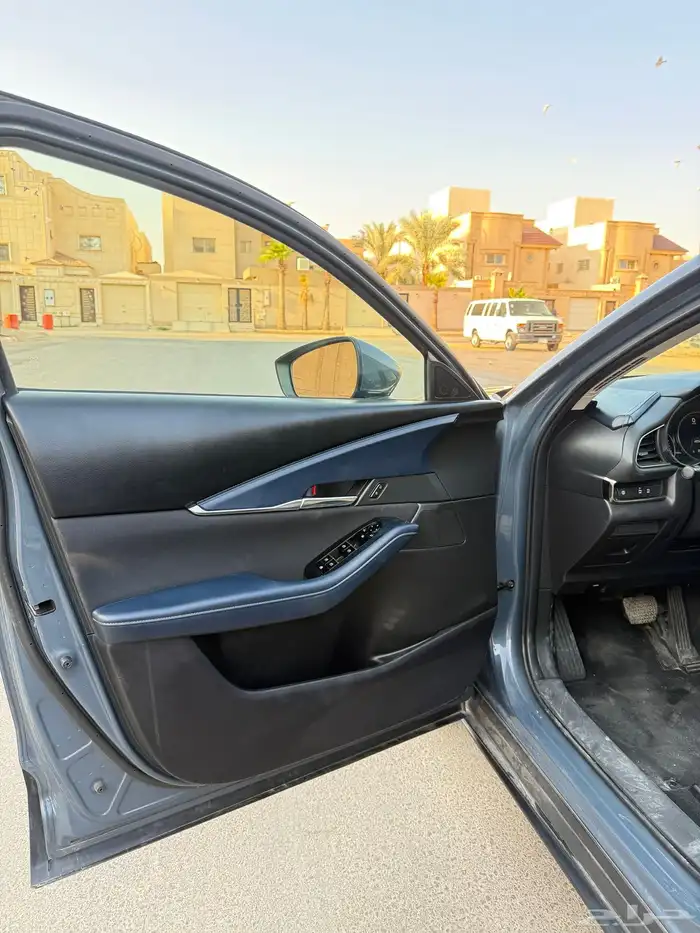 مازدا CX30 2021 نص فل 8