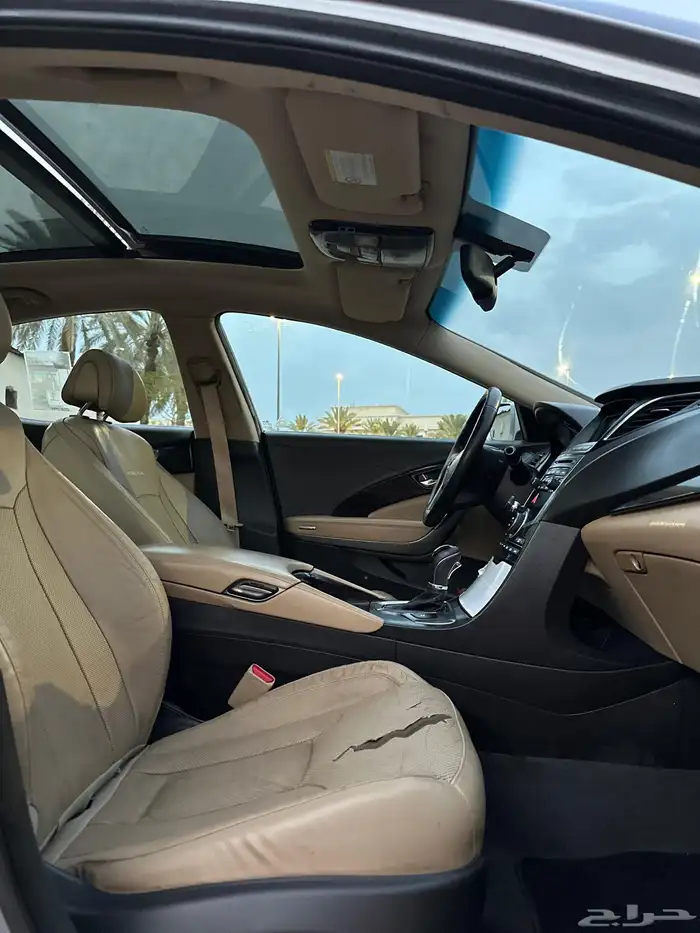 للبيع ازيرا 2017 نظيفة 18