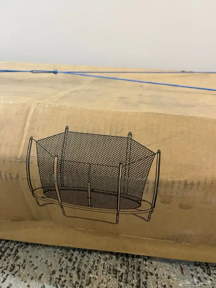 نطيطا جميله جدا  وكبيره نصف القطر متر ونص .. 0