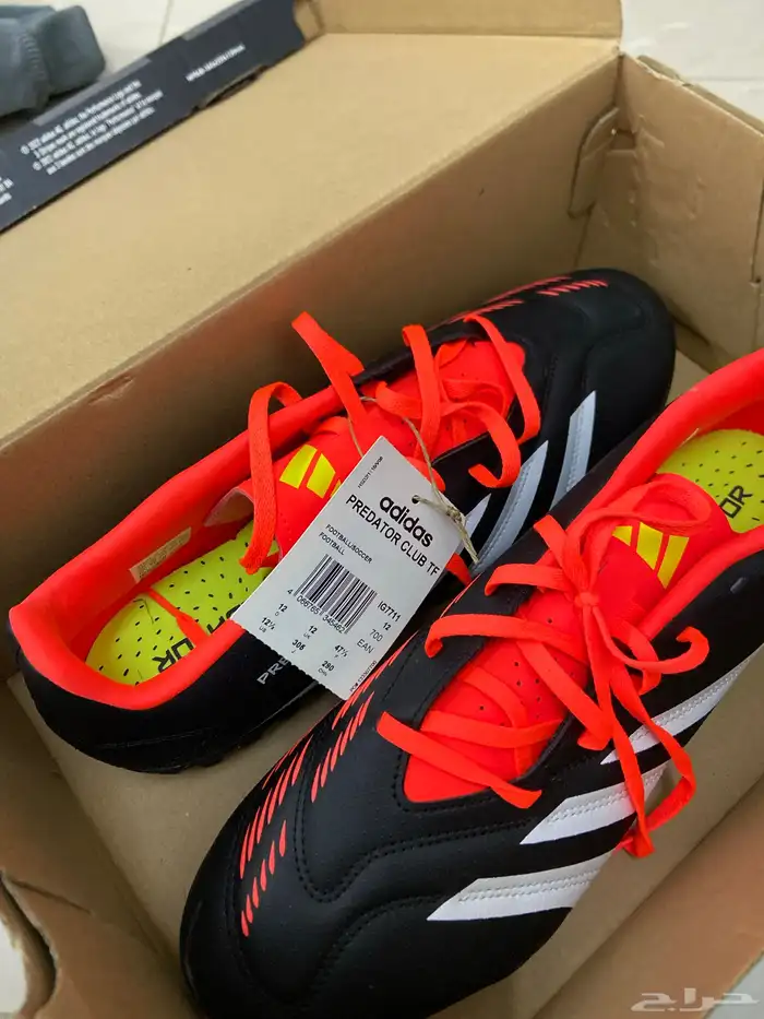 جزمة رياضه اديداس (أديداس بريداتور TF) جديد لم يستخدم 0