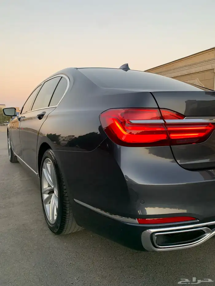 بي ام 740Li 2016 8