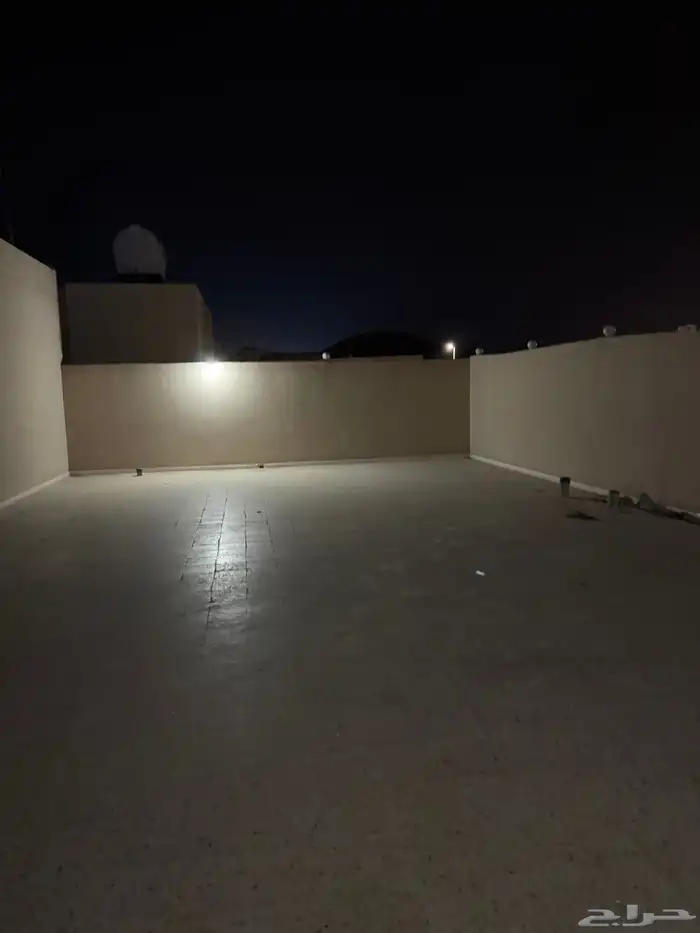 شقة ملحق غرفتين مع (سطح ) 11