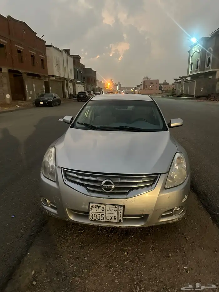 للبيع التيما 2010 0