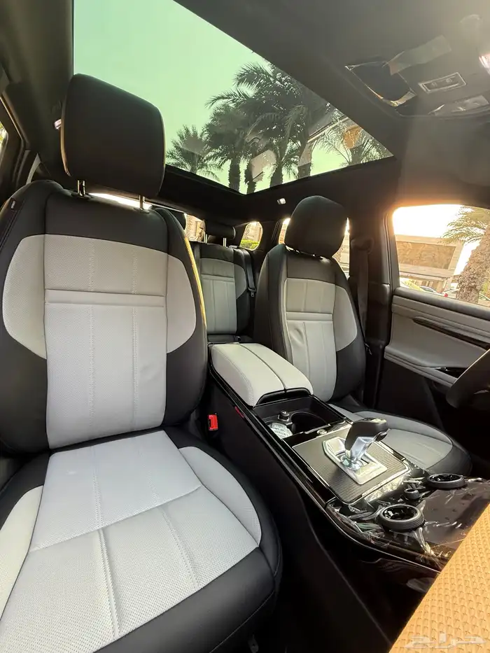 لاند روفر ايفوك ممشى 800 كيلو R-Dynamic 2023 21