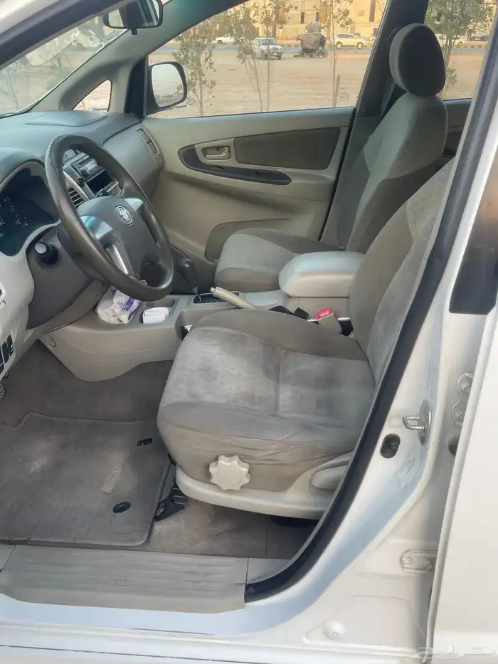 انوفا 2015 للبيع قير اوتوماتيك 5