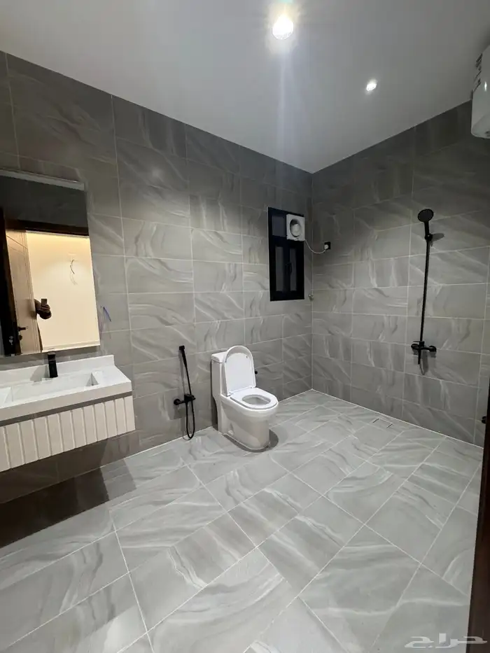 للبيع دور ارضى 6 غرف مع بايكه سياره من 550 الف احد رفيده 21