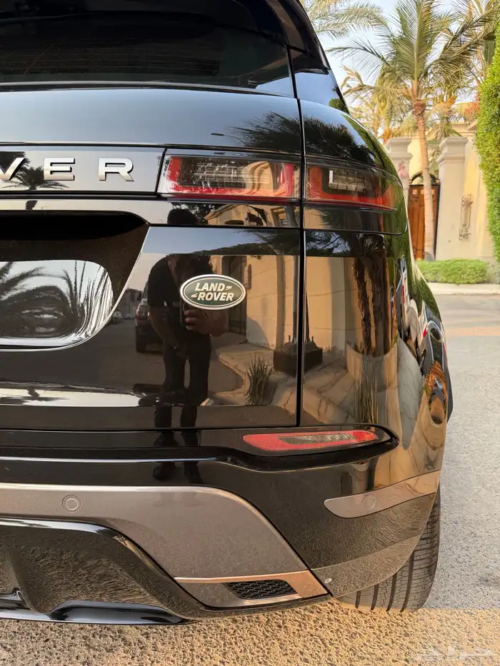 لاند روفر ايفوك ممشى 800 كيلو R-Dynamic 2023 10