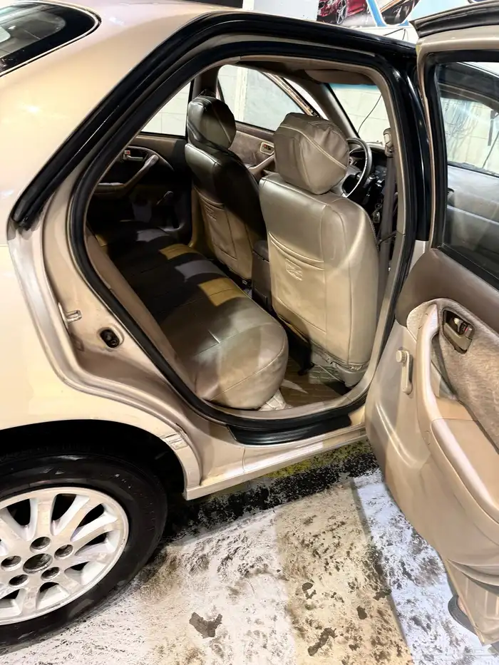 كامري نظيف مديل 2000 0