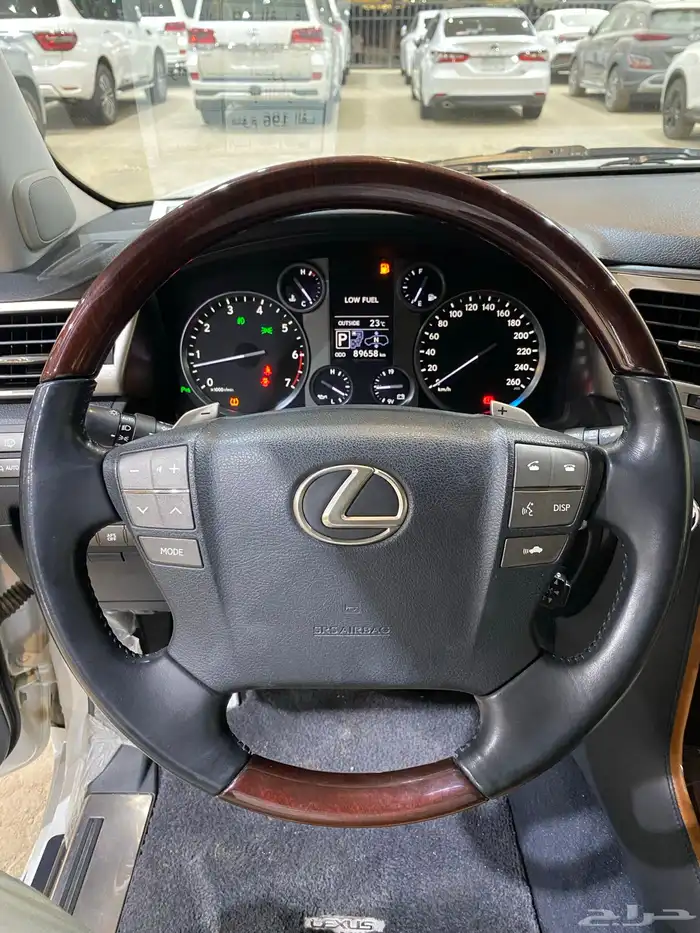 للبيع لكزس LX570 اسبورت 2014 فل كامل عبداللطيف عداد 89 الف 19