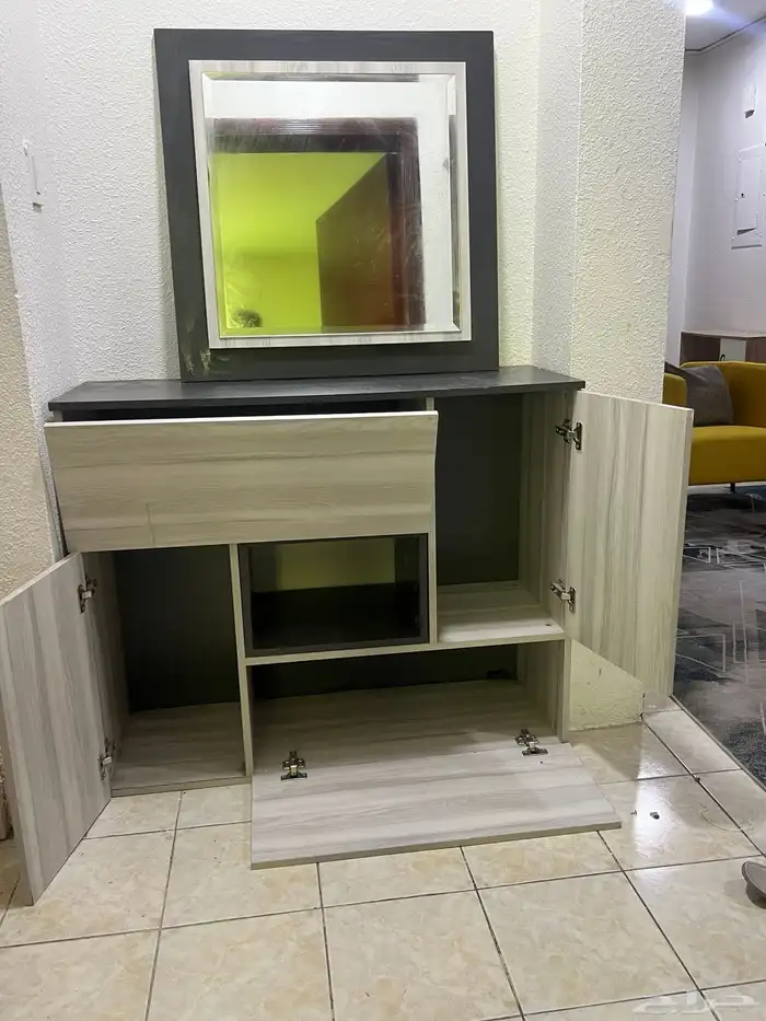 مدخل مع مرايه للبيع 1