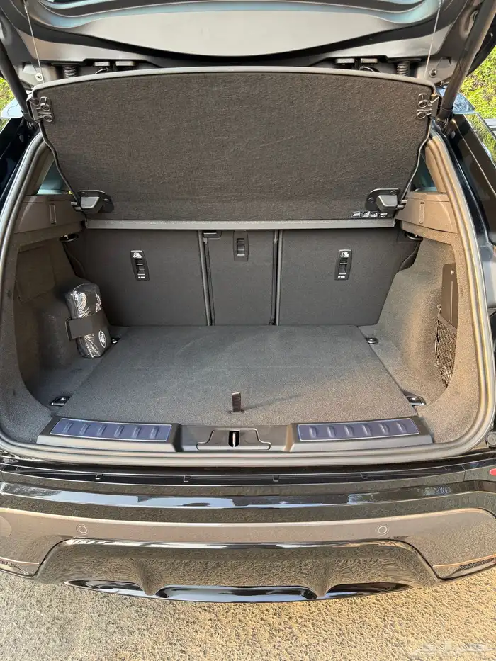 لاند روفر ايفوك ممشى 800 كيلو R-Dynamic 2023 27