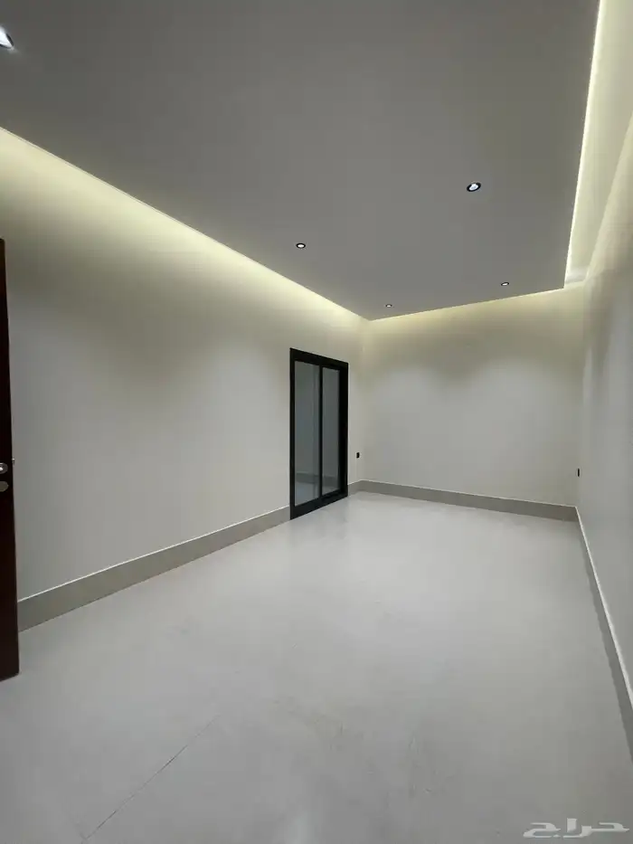 للبيع فيلا دوبلكس مودرن تشطيب راقي غرب الخميس 5