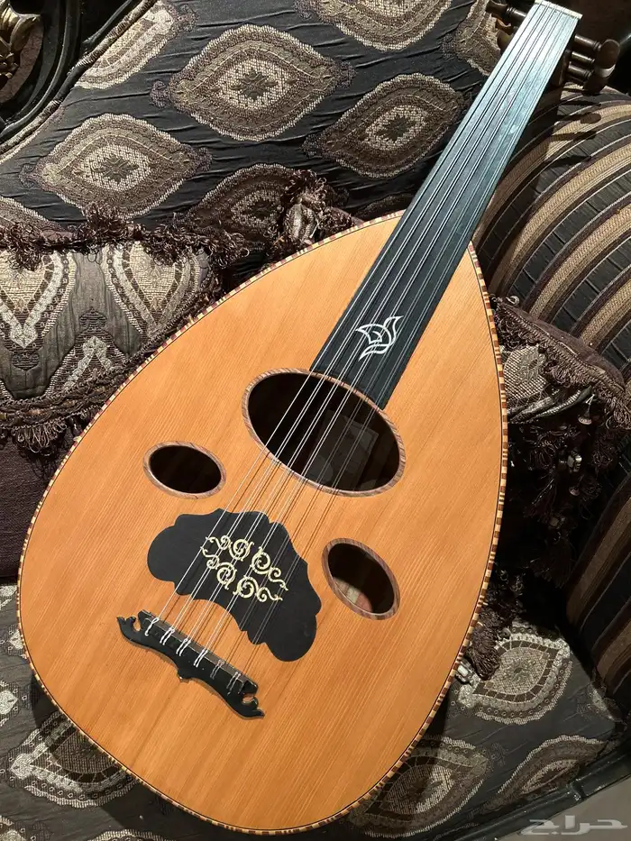 عود موسيقي زرياب 0