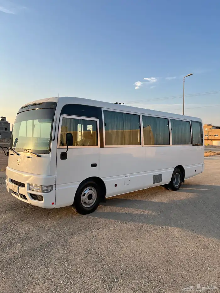 باص 30 راكب نيسان 2008 مخزن 27