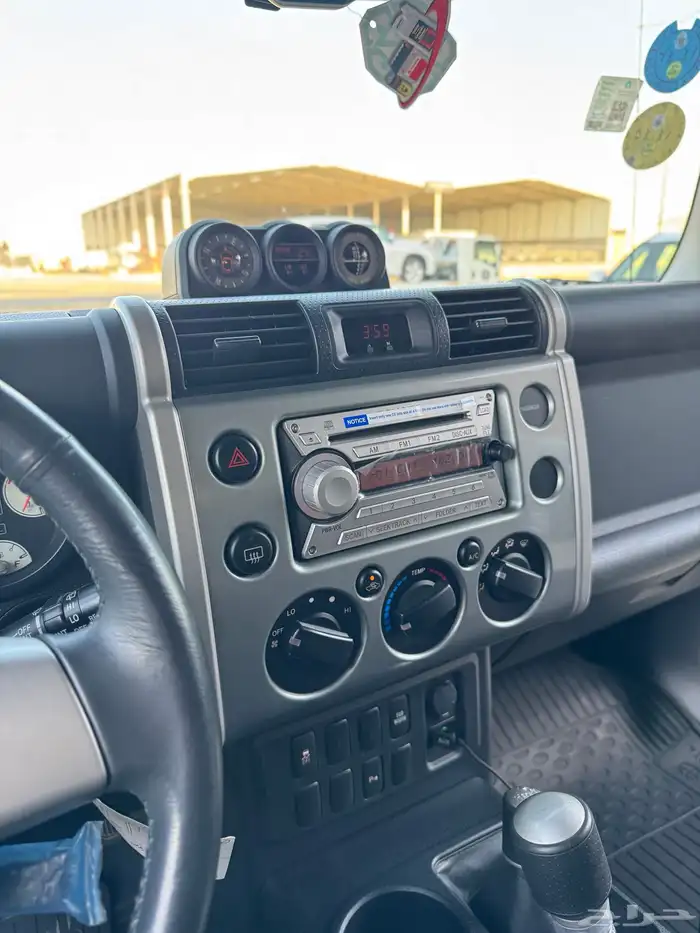 للبيع تويوتا اف جي 2010 - مخزن عداد 40 الف فقط 13