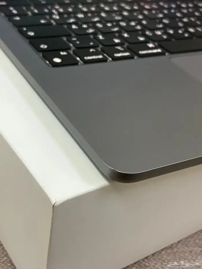 ماك بوك آير M2 رام 8 جيجا التخزين 256 جيجا 5