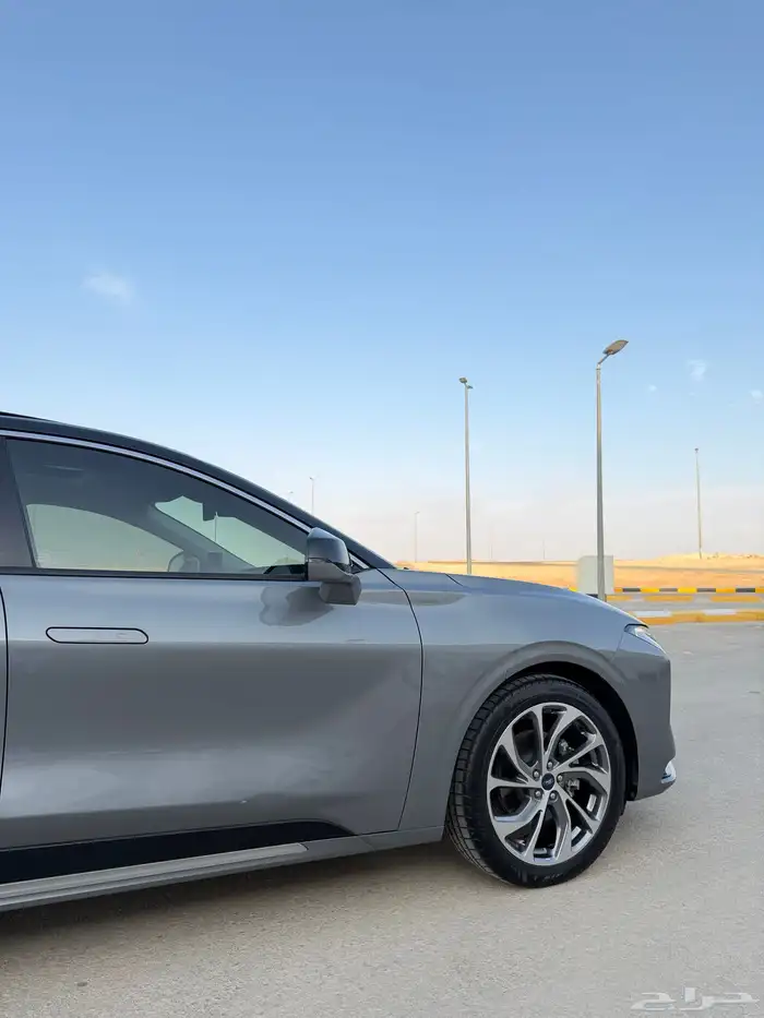 فورد تورس 2024 فل كامل تيتانيوم 34