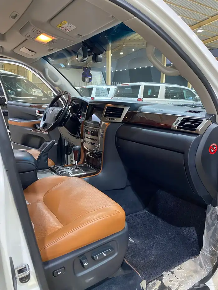 للبيع لكزس LX570 اسبورت 2014 فل كامل عبداللطيف عداد 89 الف 17