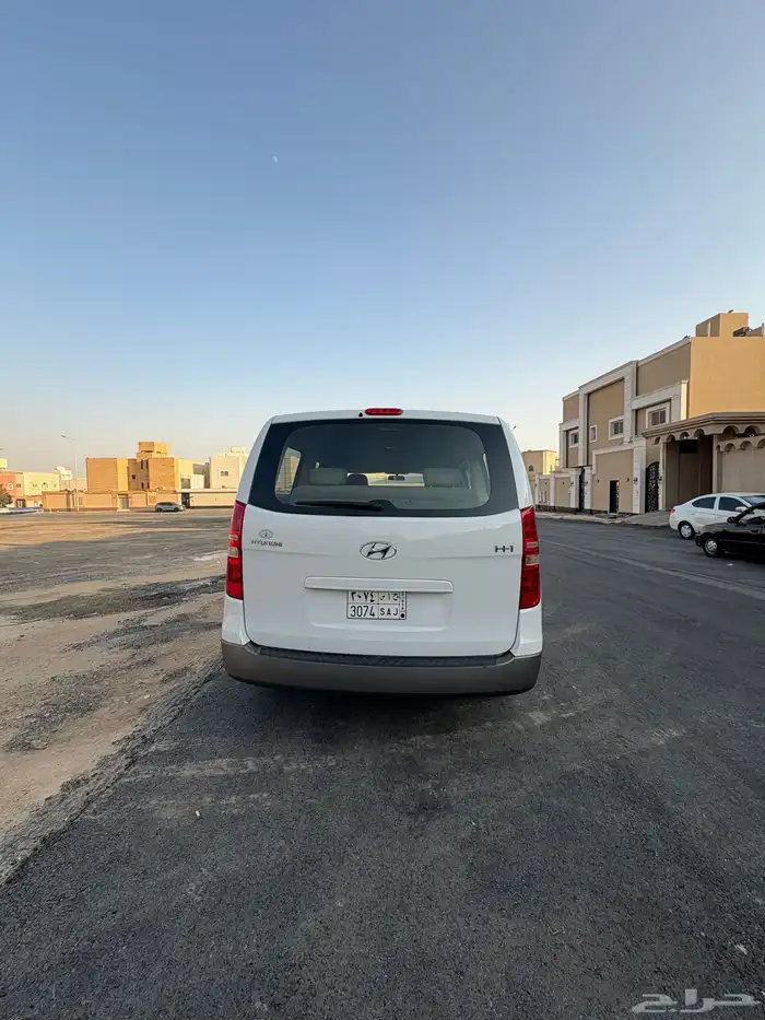 هيونداي   H1  2013 15