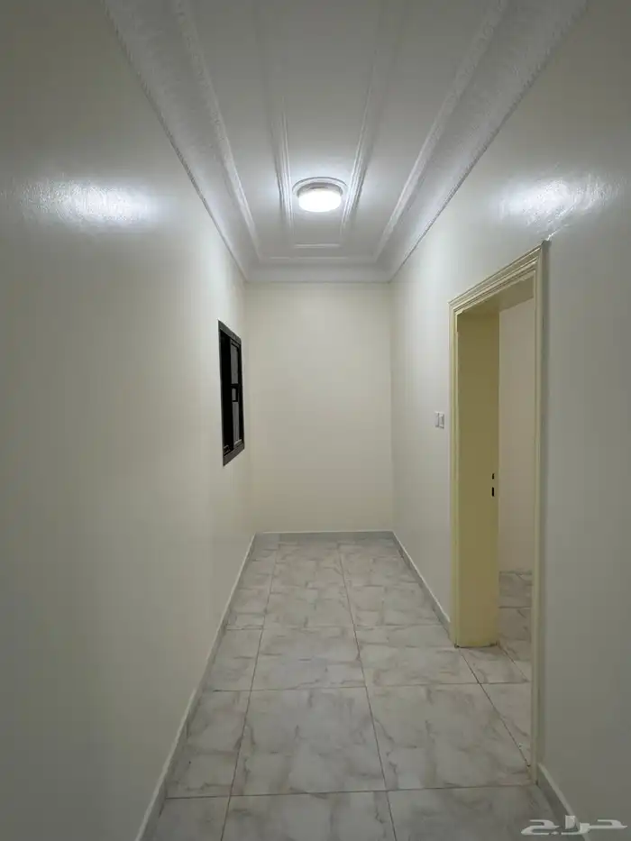 شقه عوائل للإيجار جده حي الجامعه 4