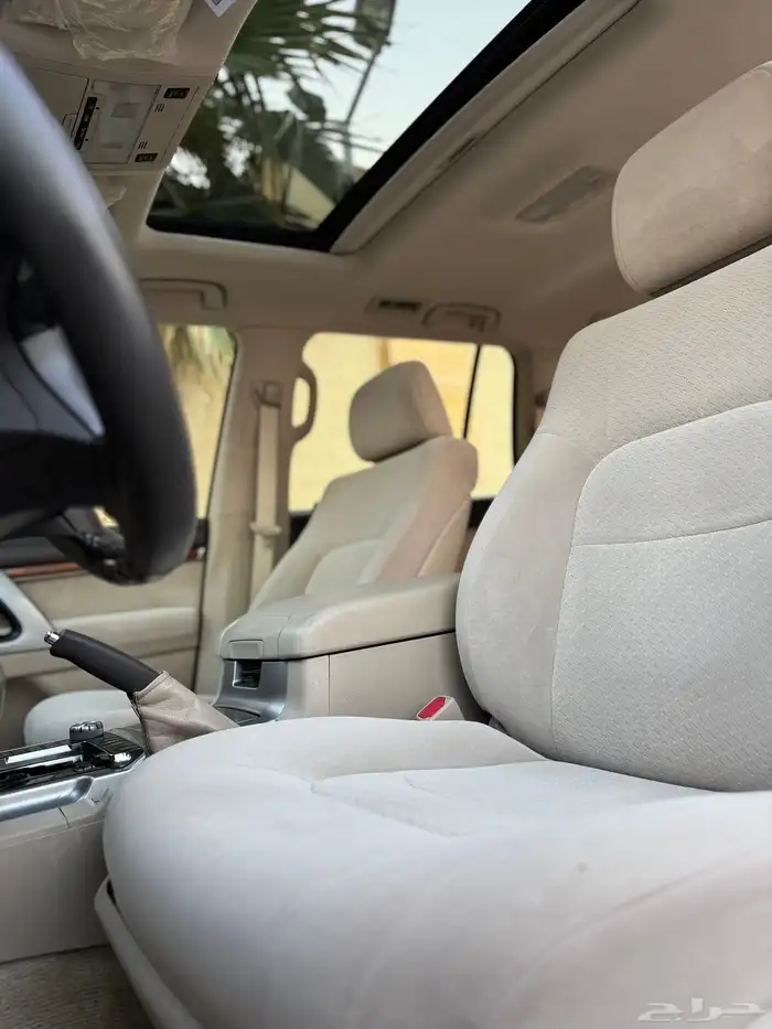 لاند كروزر 2018 VXR 10