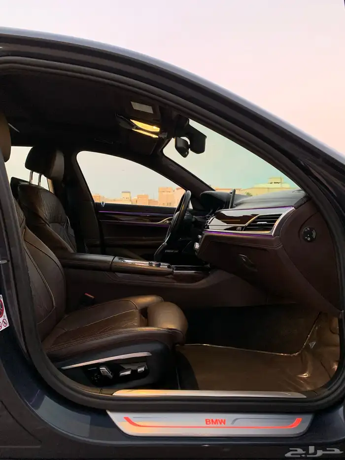 بي ام 740Li 2016 35