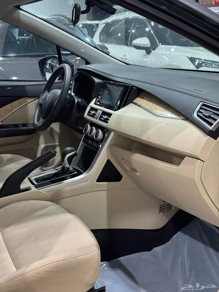 ميتسوبيشي اكسباندر موديل 2023 فل كامل - عداد 29 الف كيلو 10