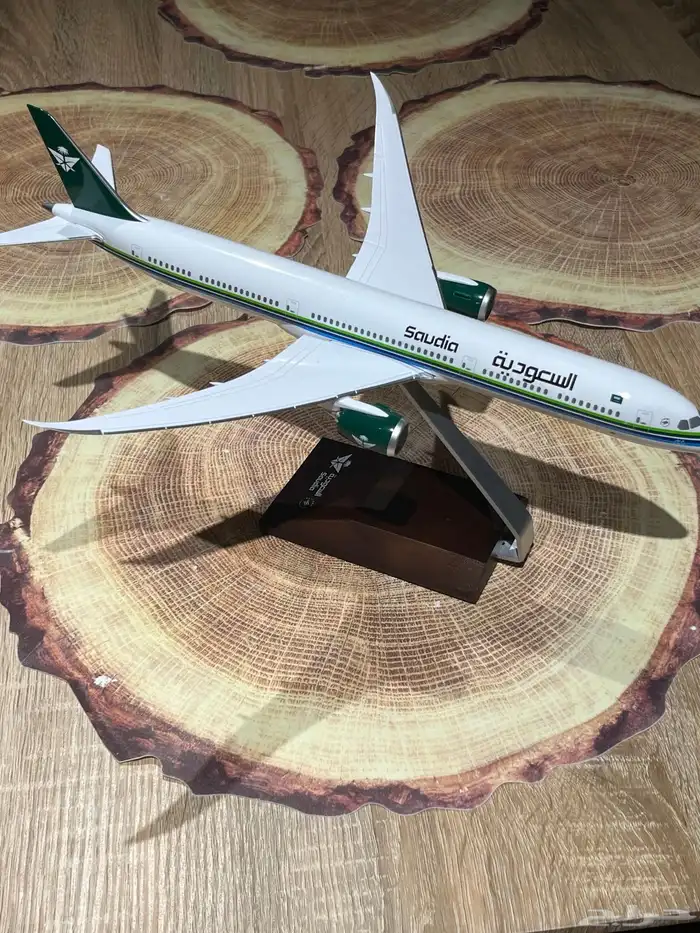 مجسم طائرة سعودية الشكل الجديد 0
