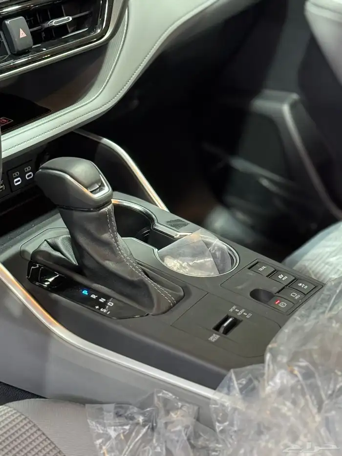 تويوتا   هايلاندر GLE هايبرد 2025 جديد سعودي 157.550 شامل 12