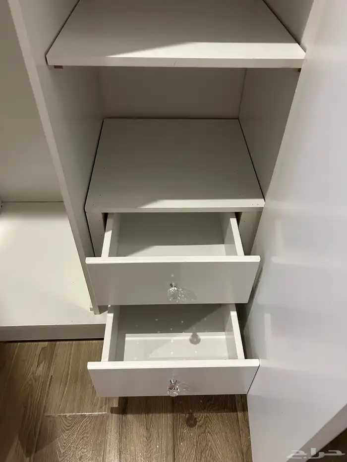 دولاب للبيع حجم وسط   350 غير قابل للتفاوض 3