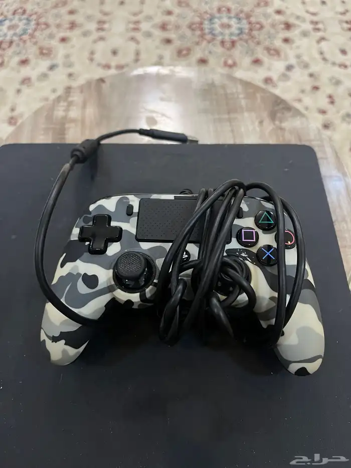 سوني فور مع يد ويد اخرى احترافيه وشريط فيفا 25 1