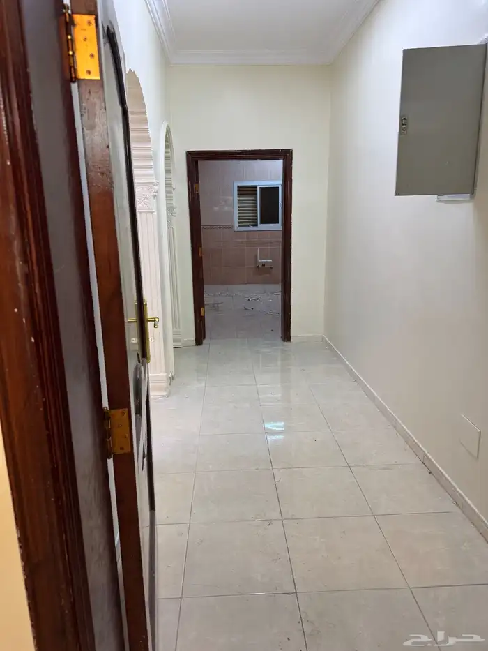 شقة ملحق غرفتين مع (سطح ) 7