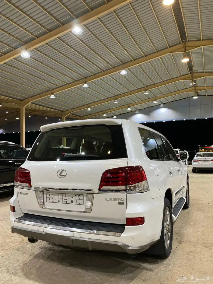 للبيع لكزس LX570 اسبورت 2014 فل كامل عبداللطيف عداد 89 الف 8