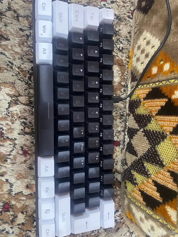 كيبورد و ماوس للبيع كلها مافيه ولا شي خربان 0