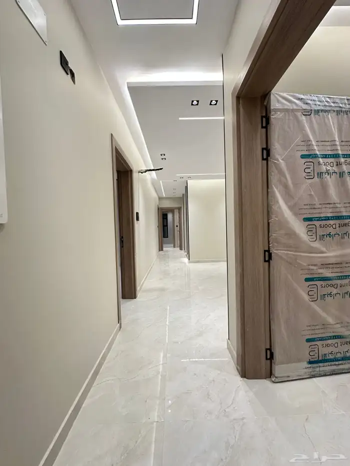 شقق للبيع بمداخل مستقلة و اسطح خاصة 36