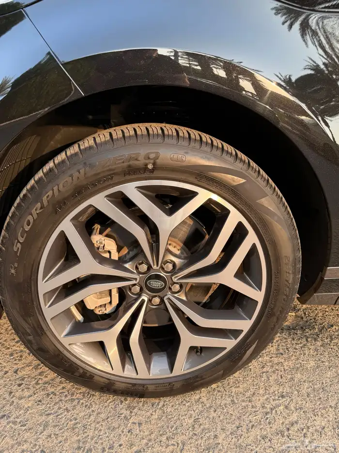 لاند روفر ايفوك ممشى 800 كيلو R-Dynamic 2023 11