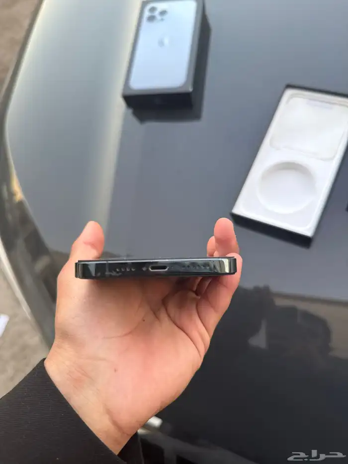 آيفون 13 برو ماكس 256 و ايفون 12 برو ماكس 128 11