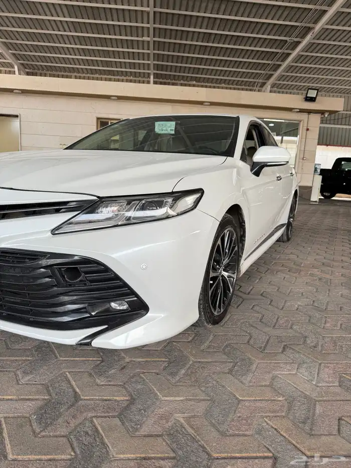 تويوتا كامري GLE هايبرد موديل 2019 4