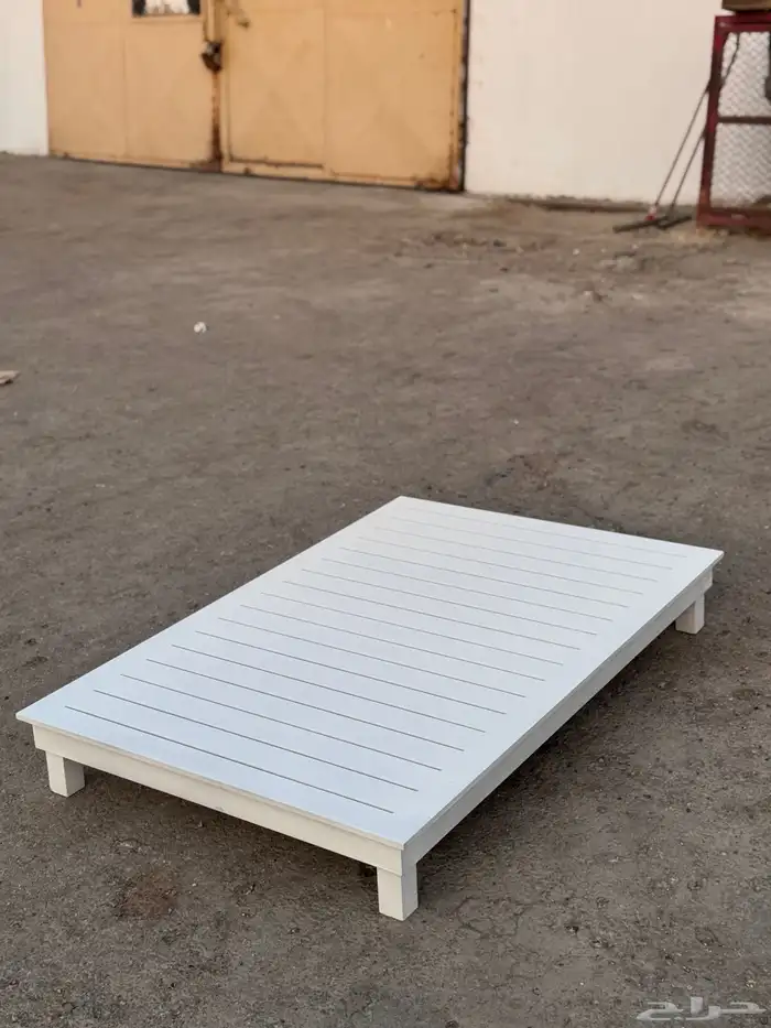 طاولة طبليه خشب جلسات خارجي و كشتات 12