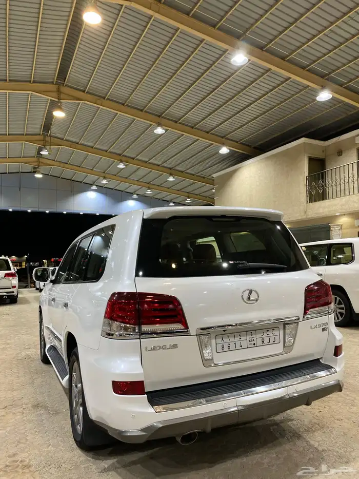 للبيع لكزس LX570 اسبورت 2014 فل كامل عبداللطيف عداد 89 الف 9