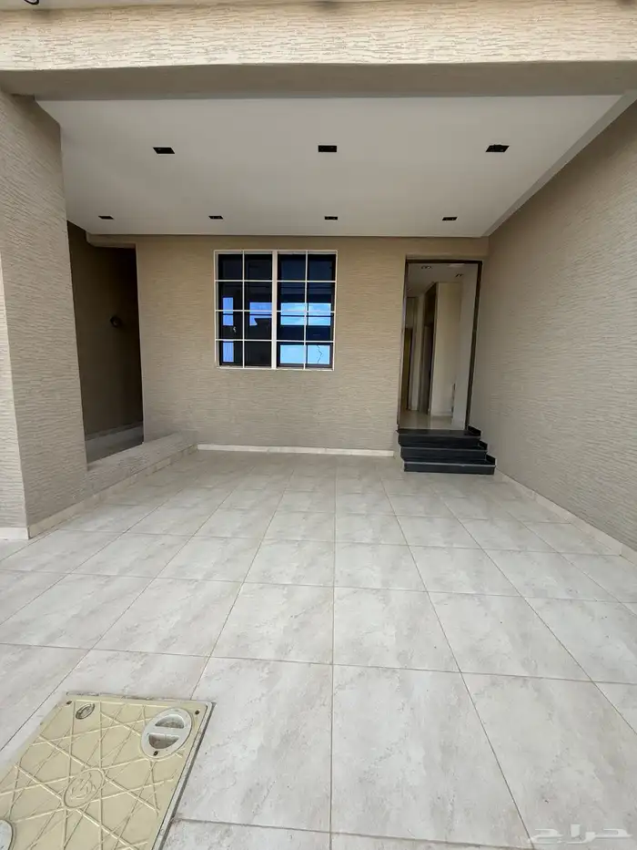 للبيع أرضي بحوش وشقق علويه بسطح خاص التحليه خميس مشيط 4