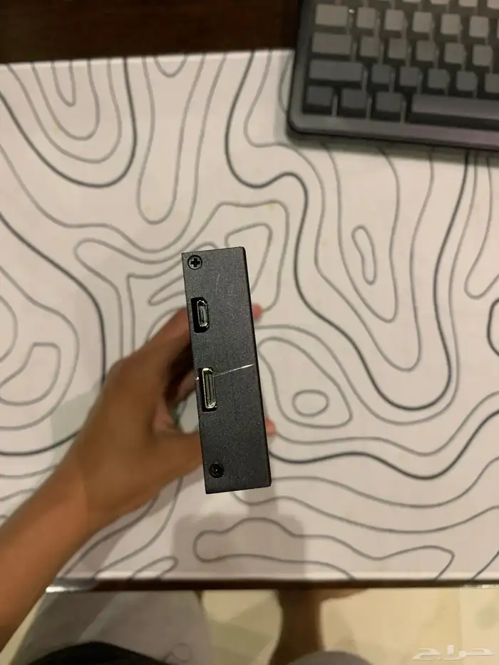 شاشه صغيره بحجم 8.8 انش 2