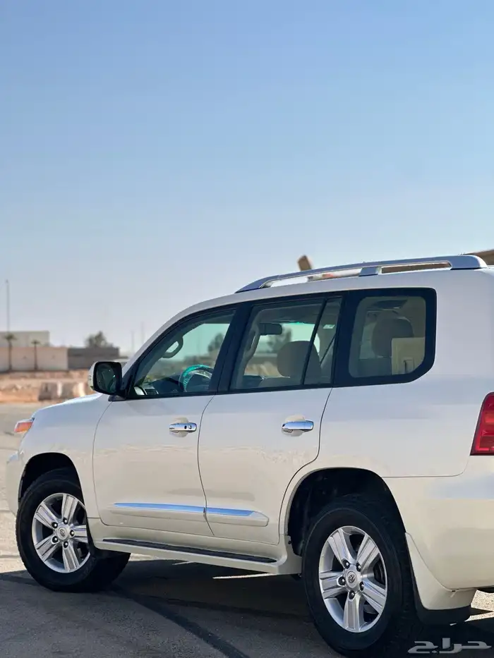 لاندكروزر 2013 شرط البدي والمحركات 9