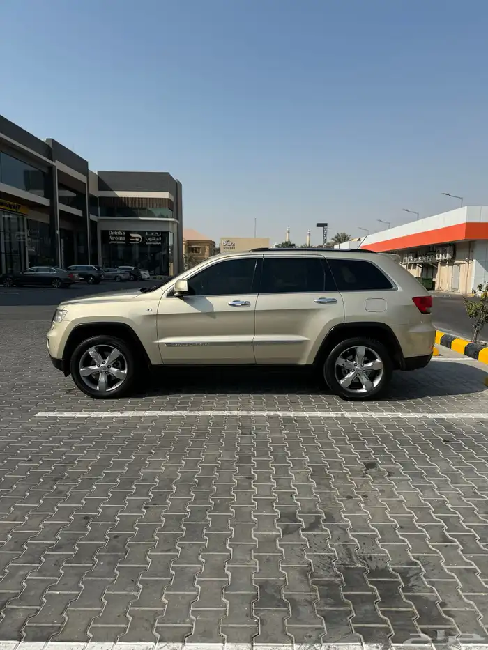 جراند شيروكي اوفر لاند 1