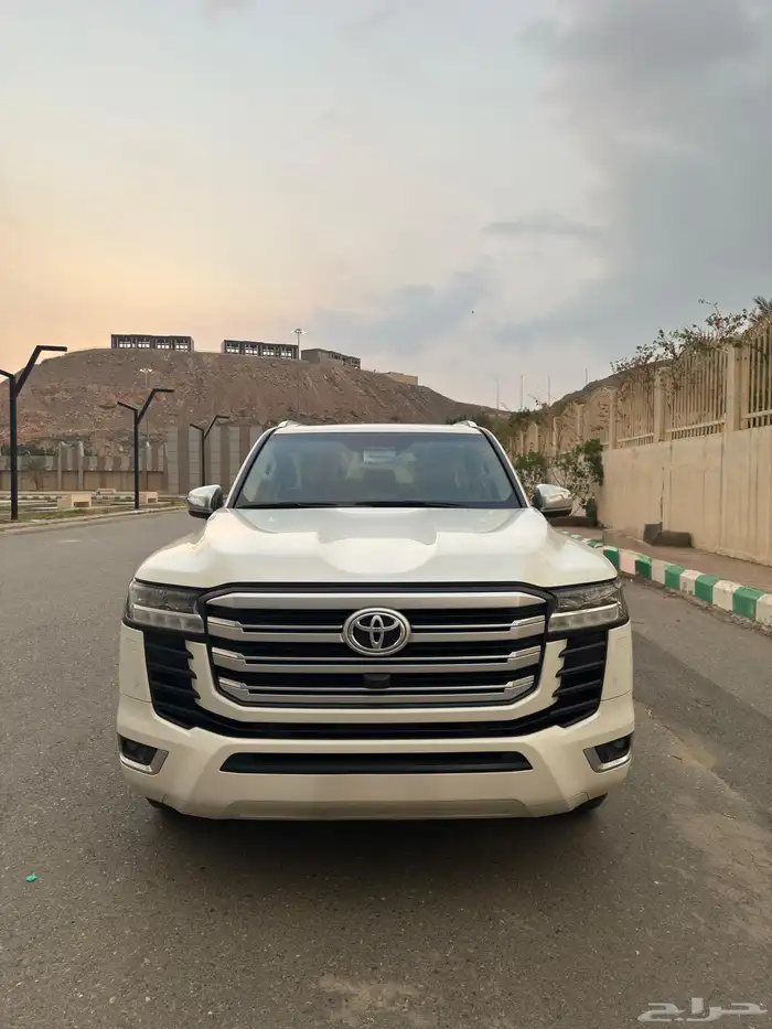 للبيع لاندكروزر 2022 2
