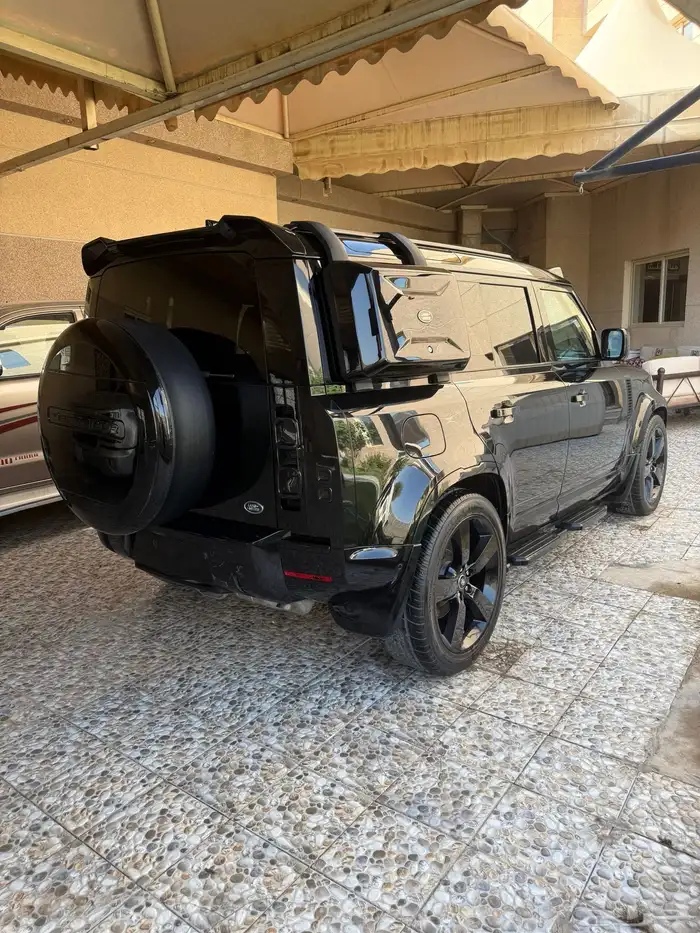 ديفندر 2020 اسود داخلي ابيض اوف وايت حد200 الف 5